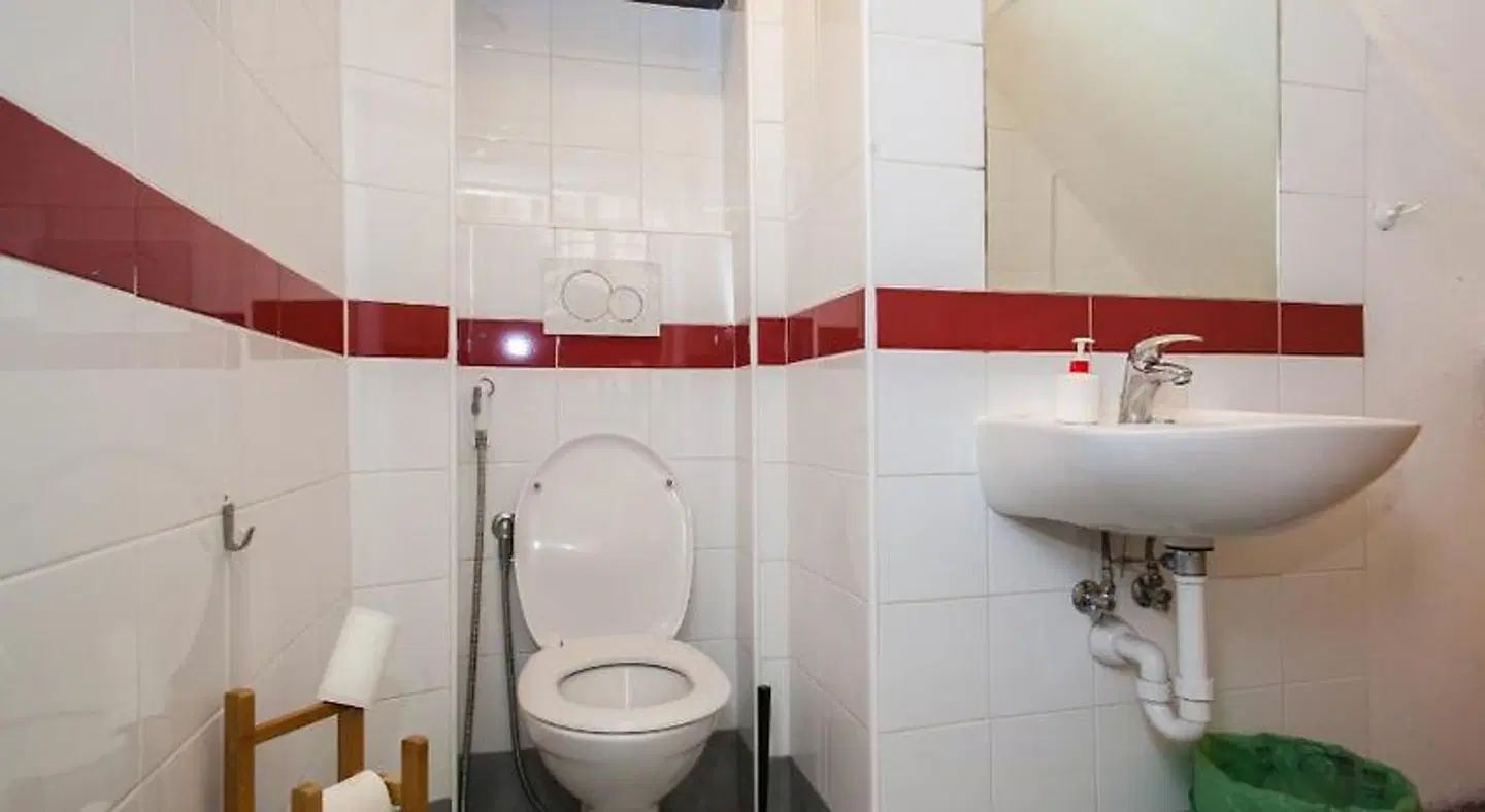 OStellin Genova Hostel Badezimmer