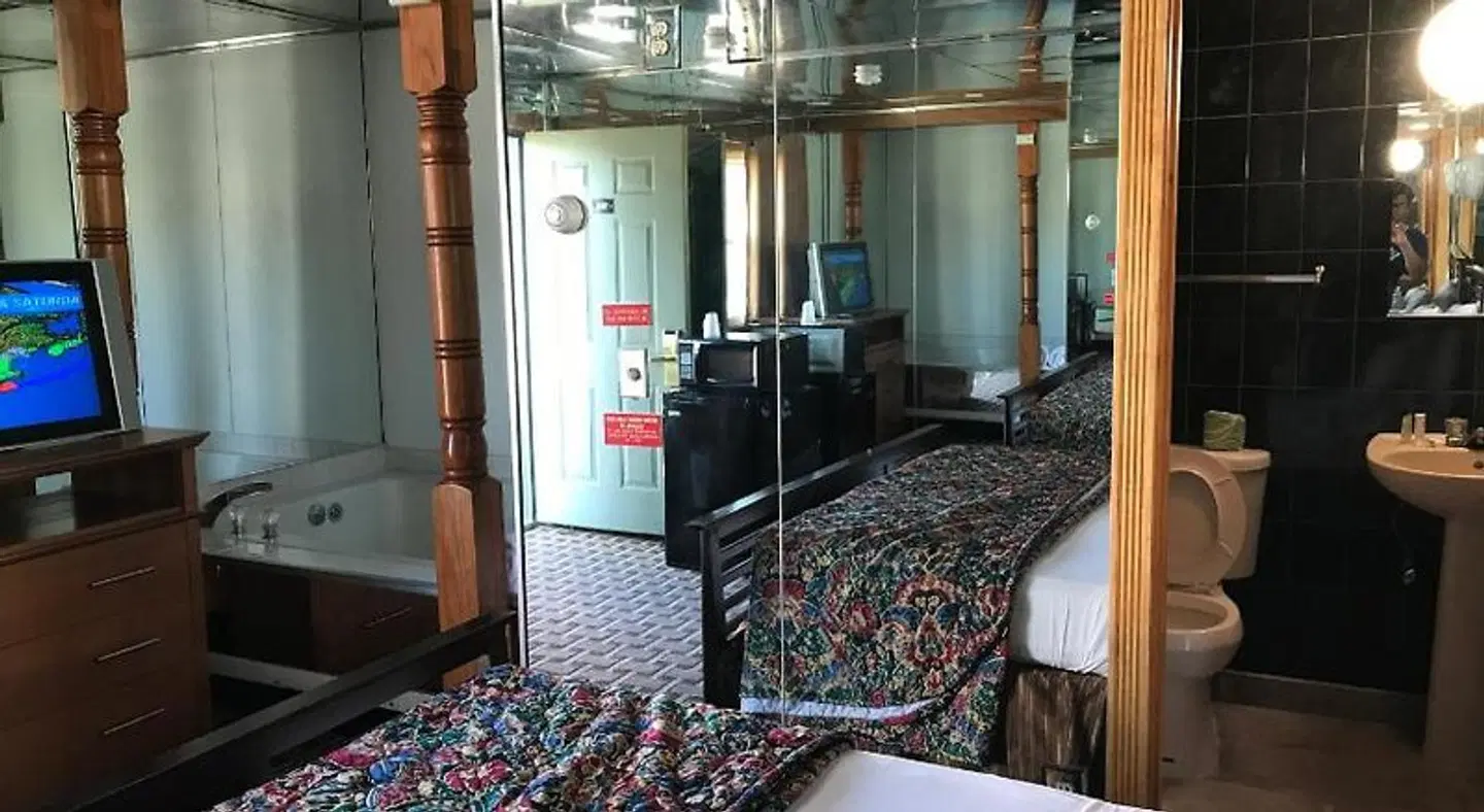 Capri Motel ROOM_EXAMPLE