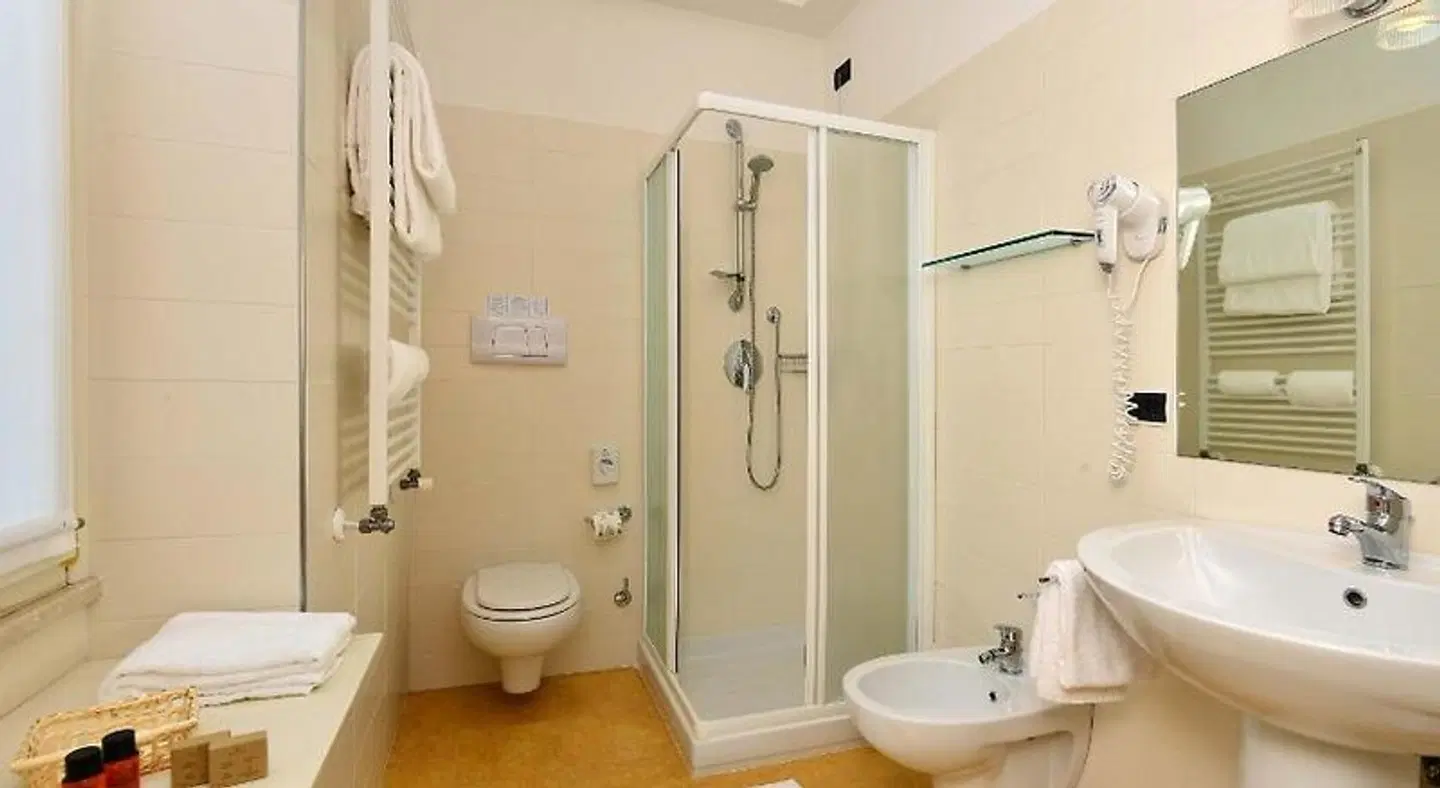 Hotel Monte Baldo e Villa Acquarone Badezimmer