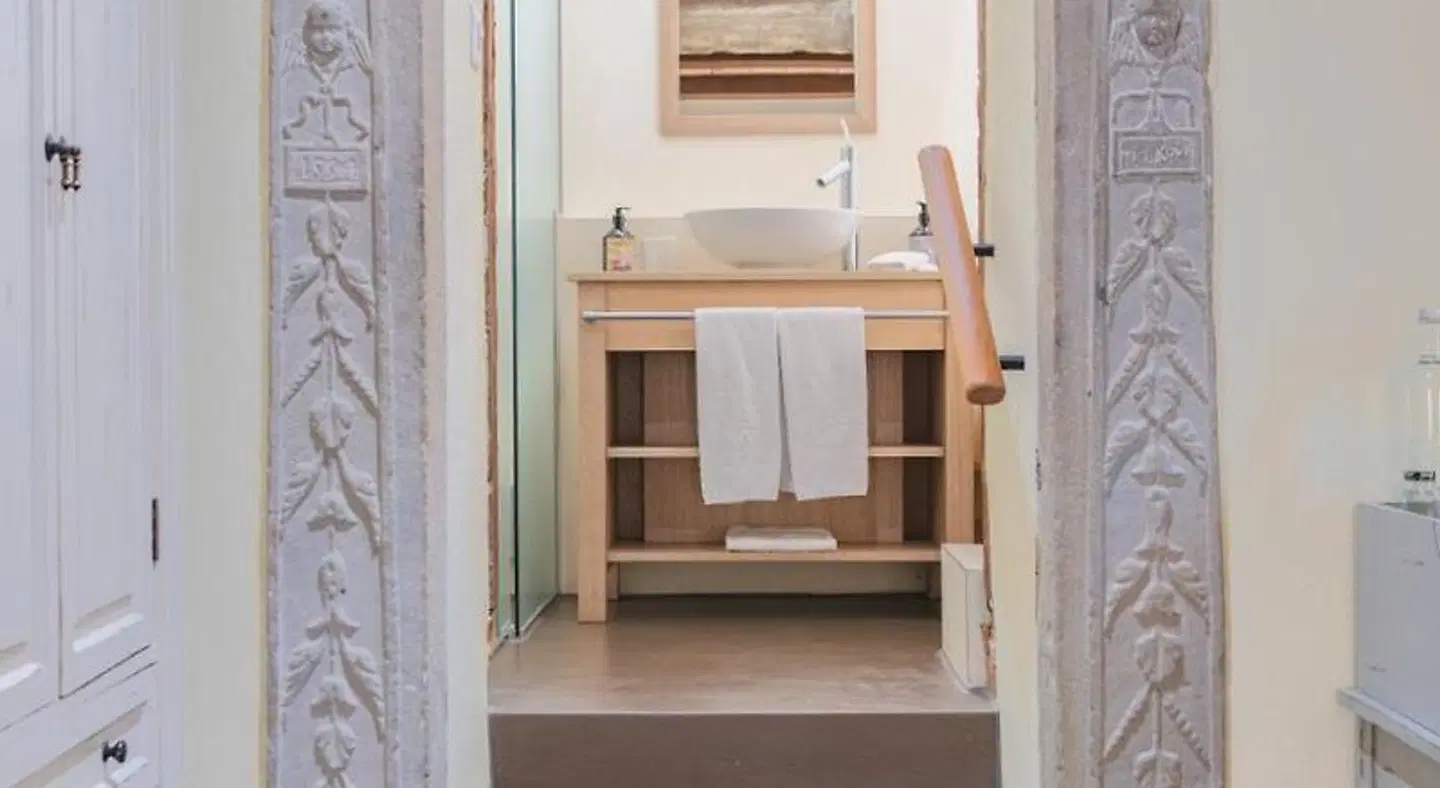 Chateau Salavaux Badezimmer