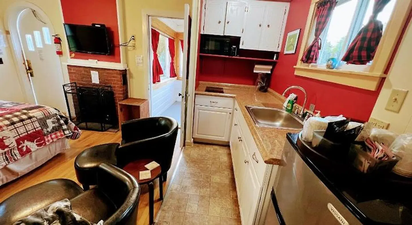 Eden Village Motel and Cottages ROOM_EXAMPLE