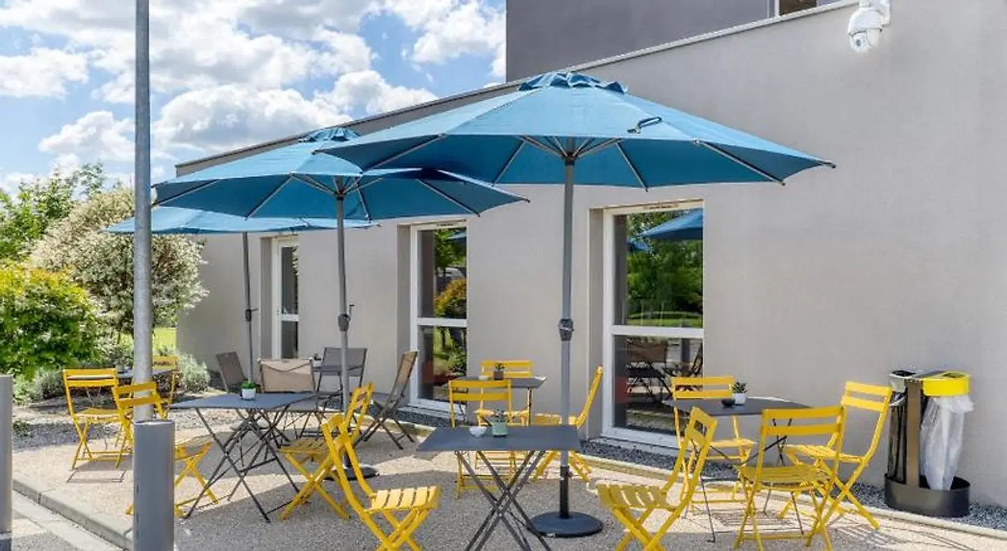 ACE Hôtel Montluçon Terrasse