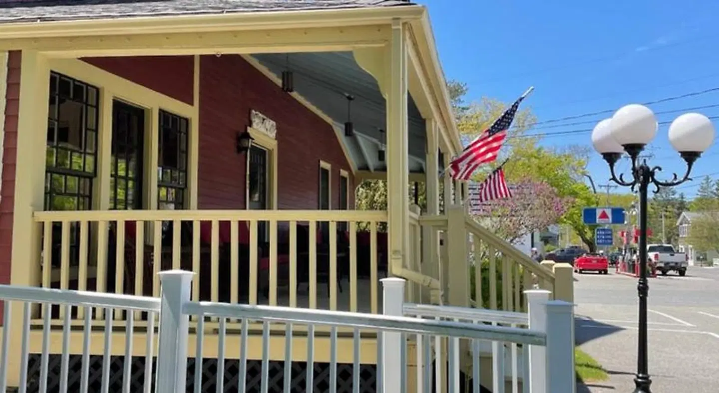 The Central House EXTERIOR