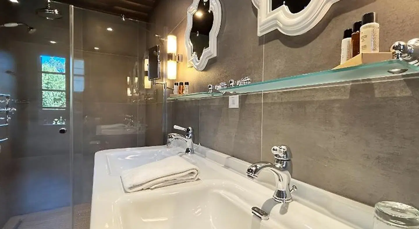 Hotel Le Castel Badezimmer