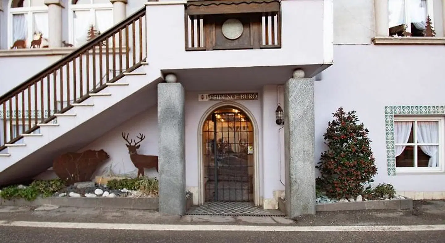 Kaiserkrone EXTERIOR