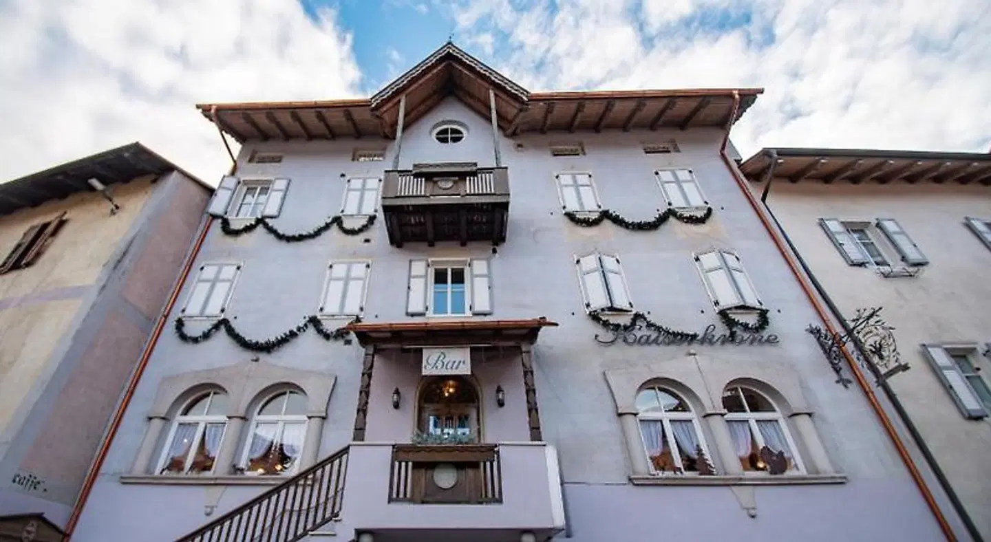 Kaiserkrone EXTERIOR