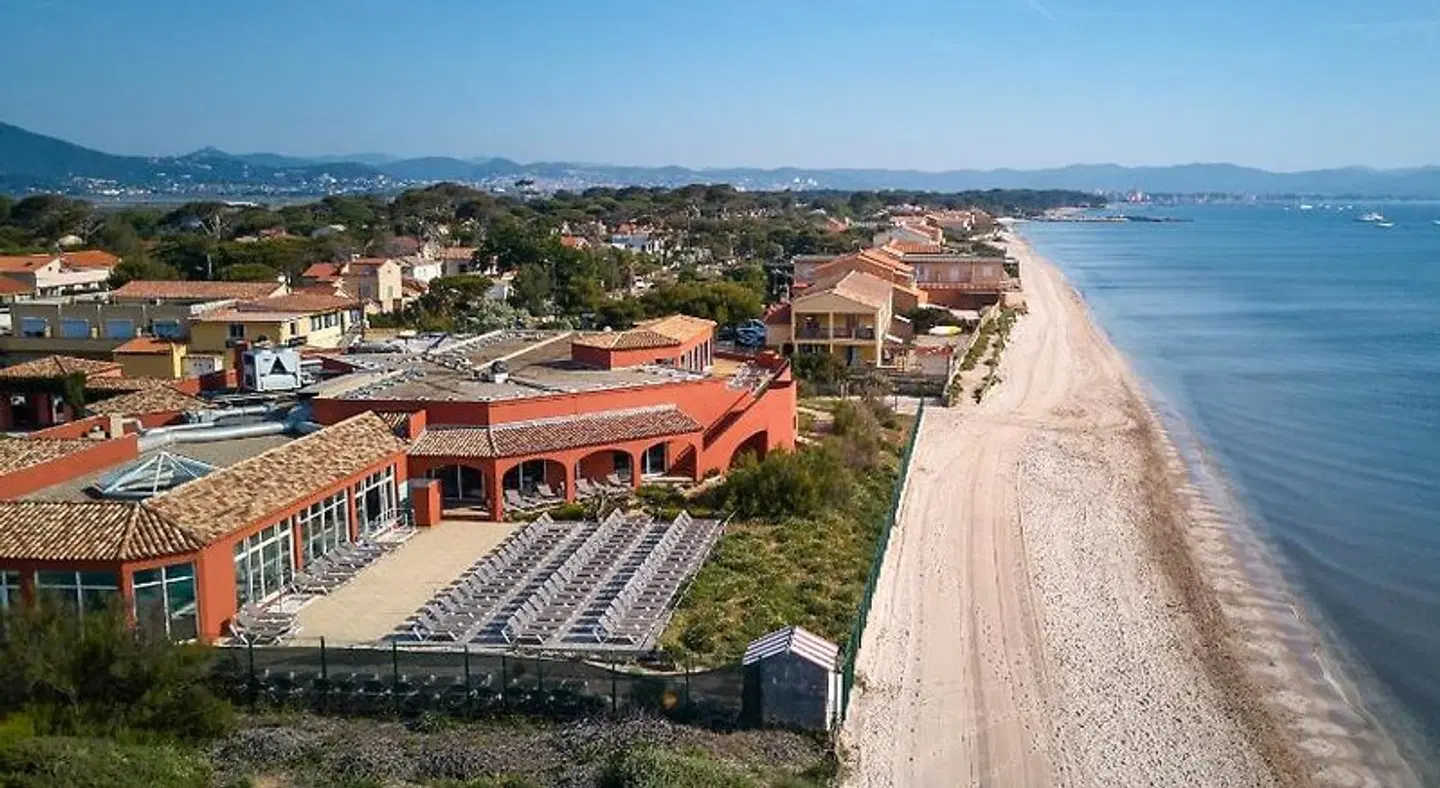 ibis Hyeres Plage Thalassa Strand
