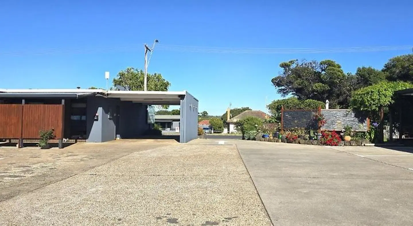 Mariner Motel LANDSCAPE