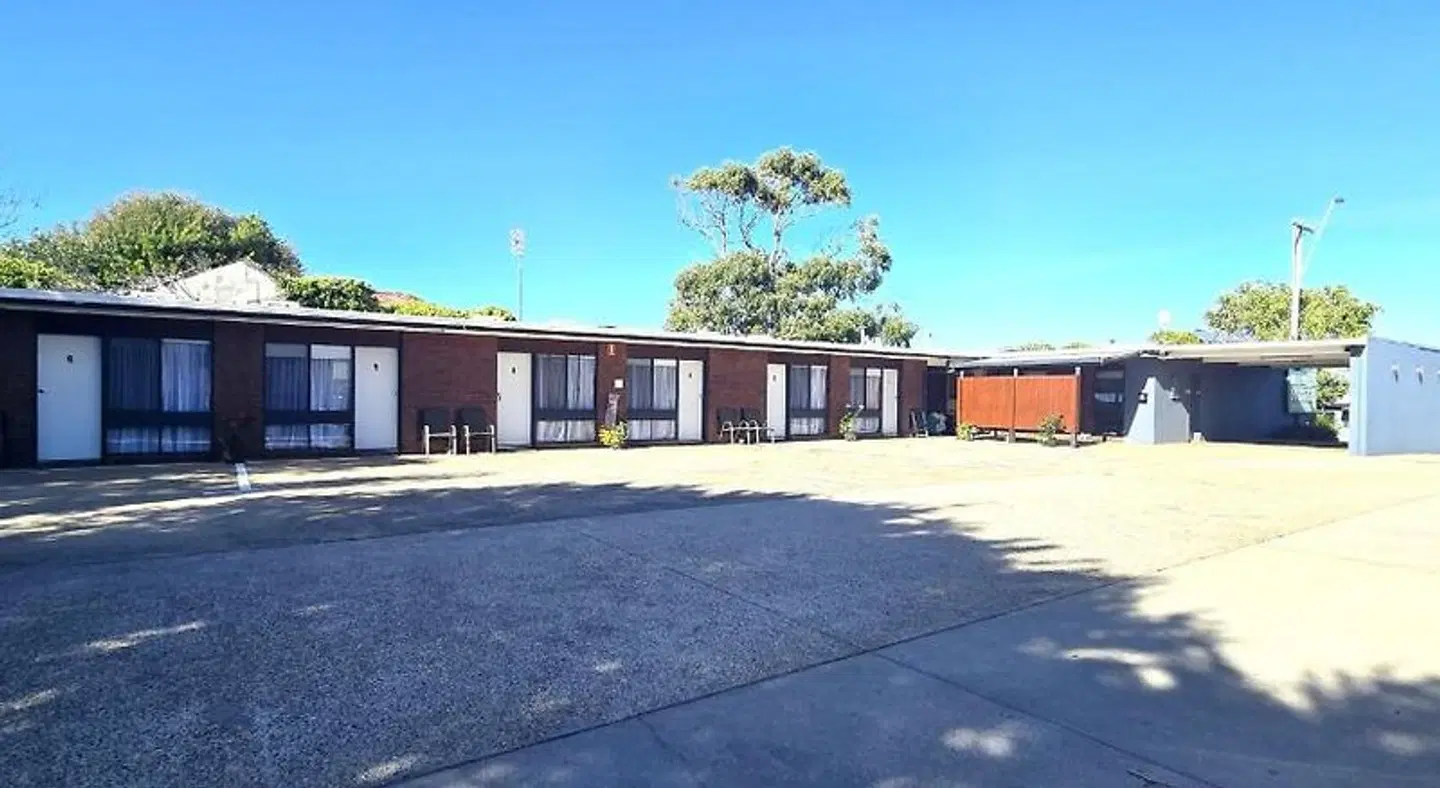Mariner Motel EXTERIOR