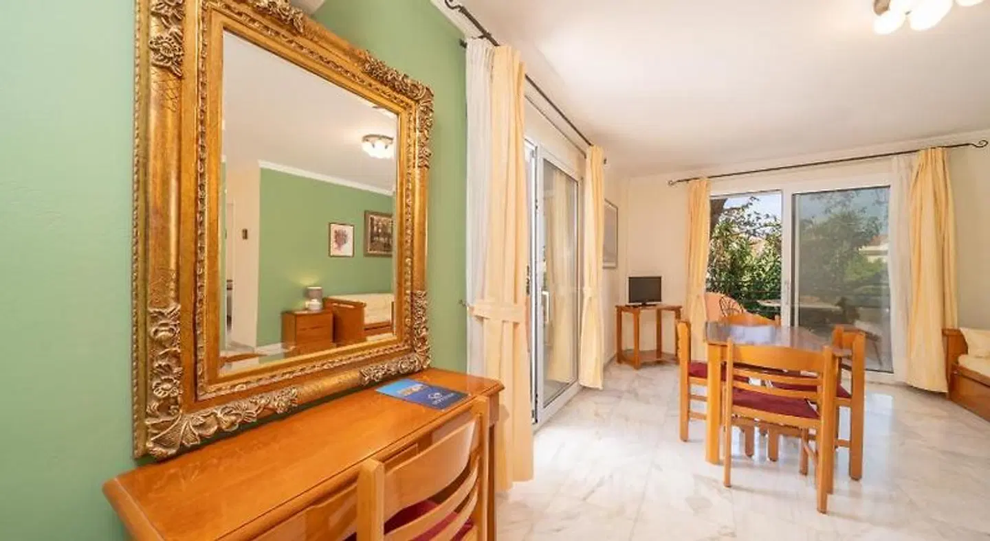 Odysseus Palace ROOM_EXAMPLE