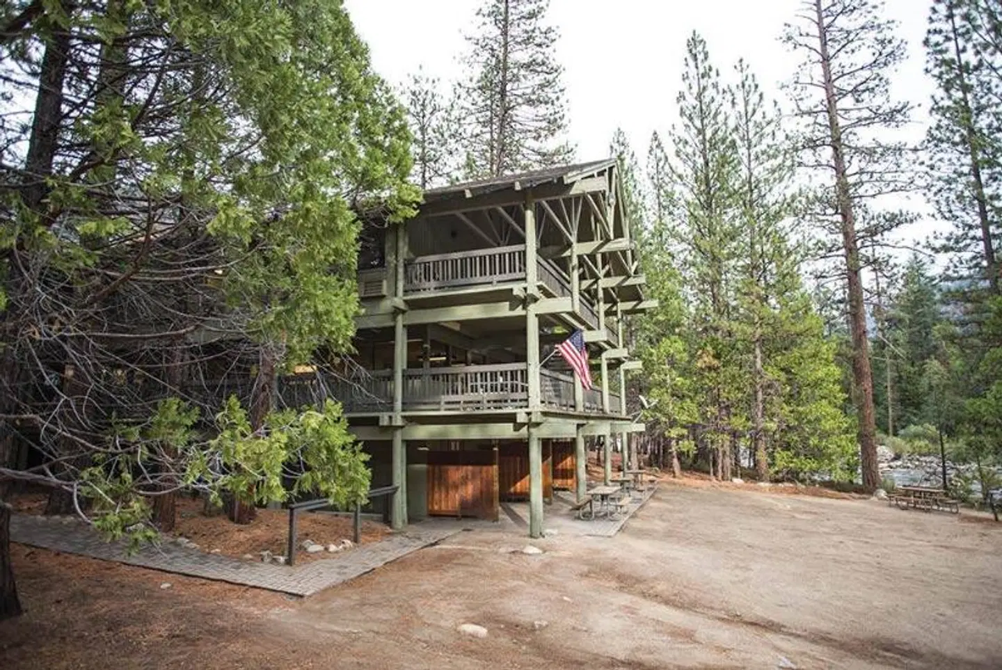 John Muir Lodge EXTERIOR