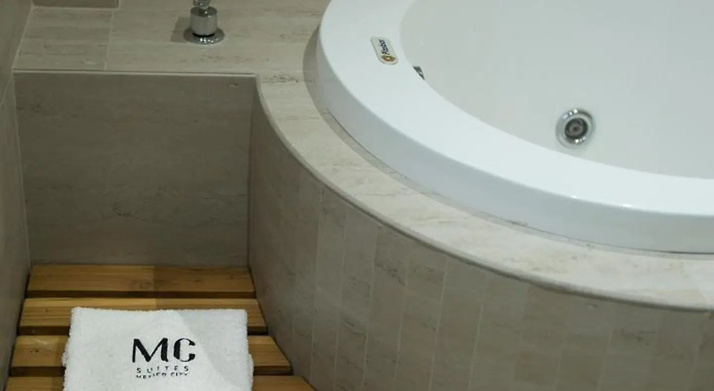 Mc Suites Mexico City Badezimmer