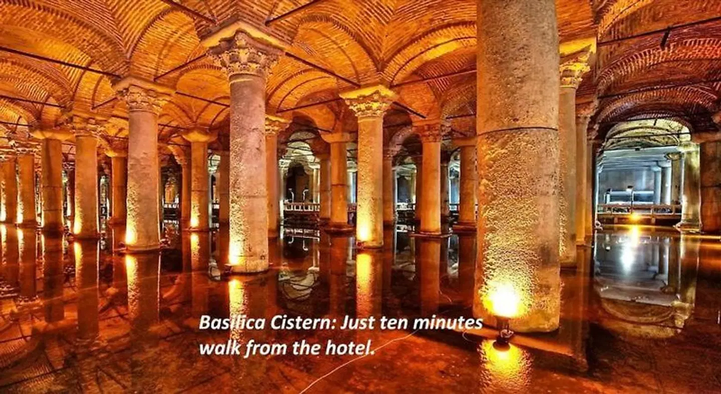 Ancient Town Hotel Hallenbad