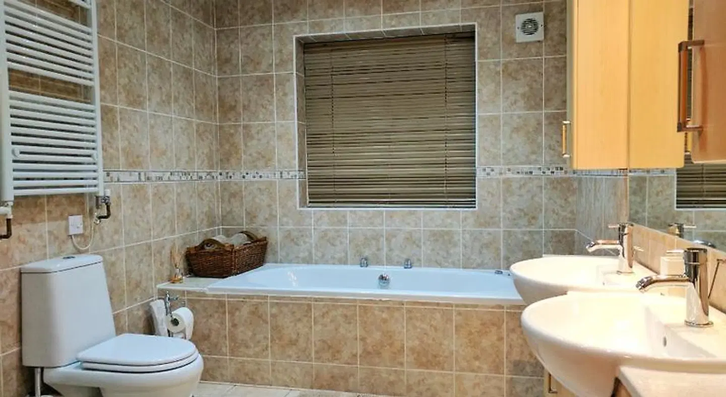 Glendevon House Hotel Badezimmer