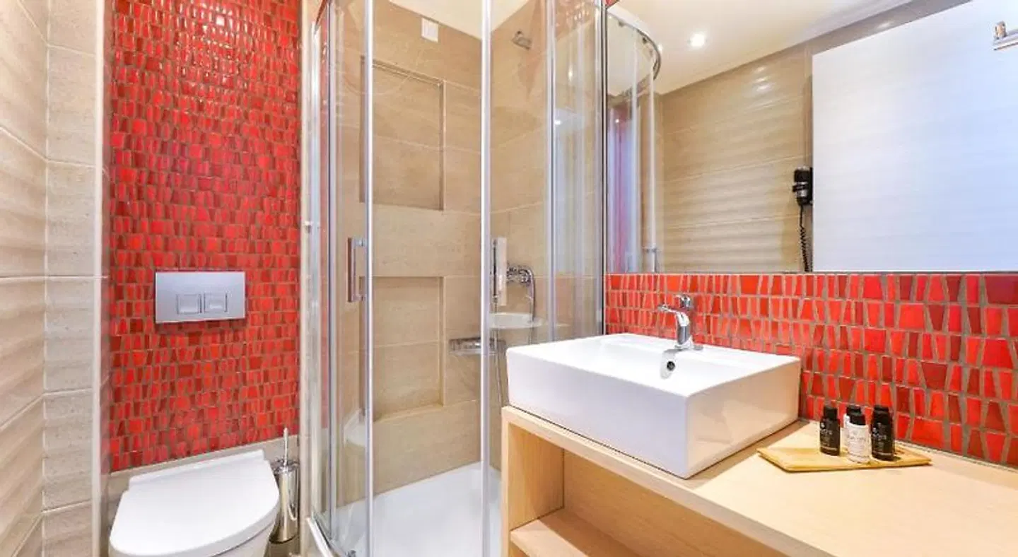 Iliorama Luxury Apartments Badezimmer