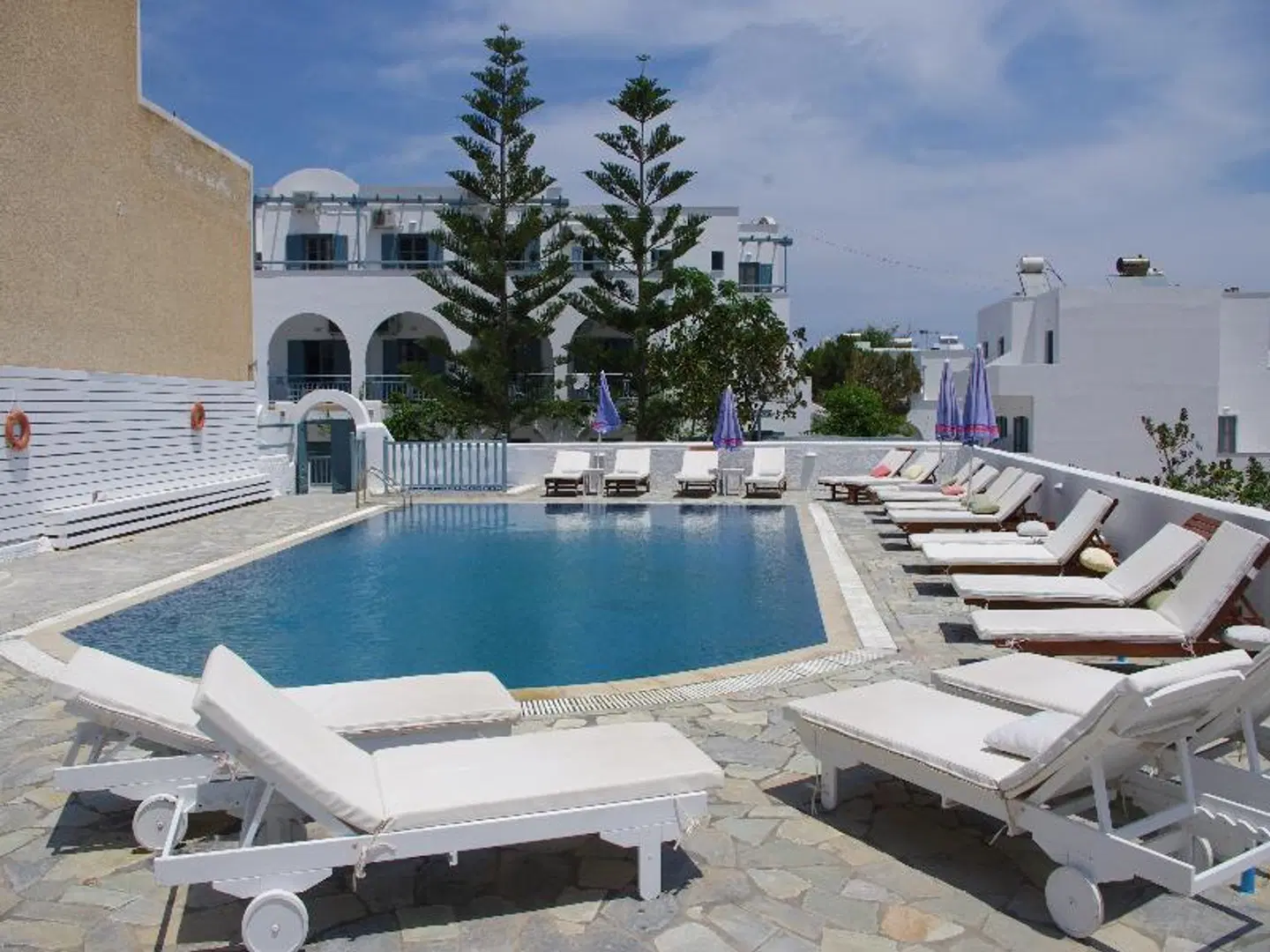 Iris Boutique Hotel OUTDOOR_POOL