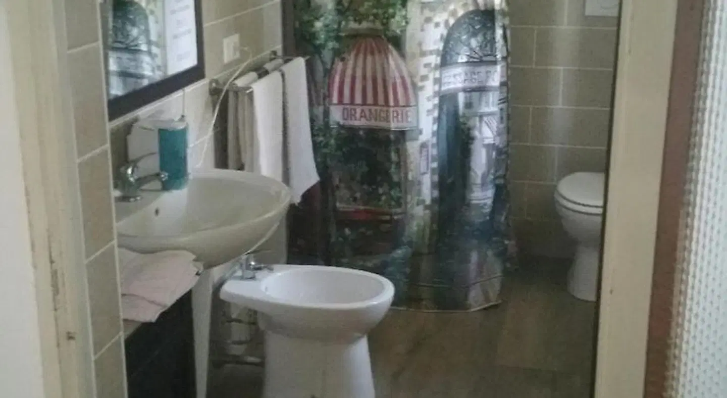 B&B All'Aeroporto Badezimmer