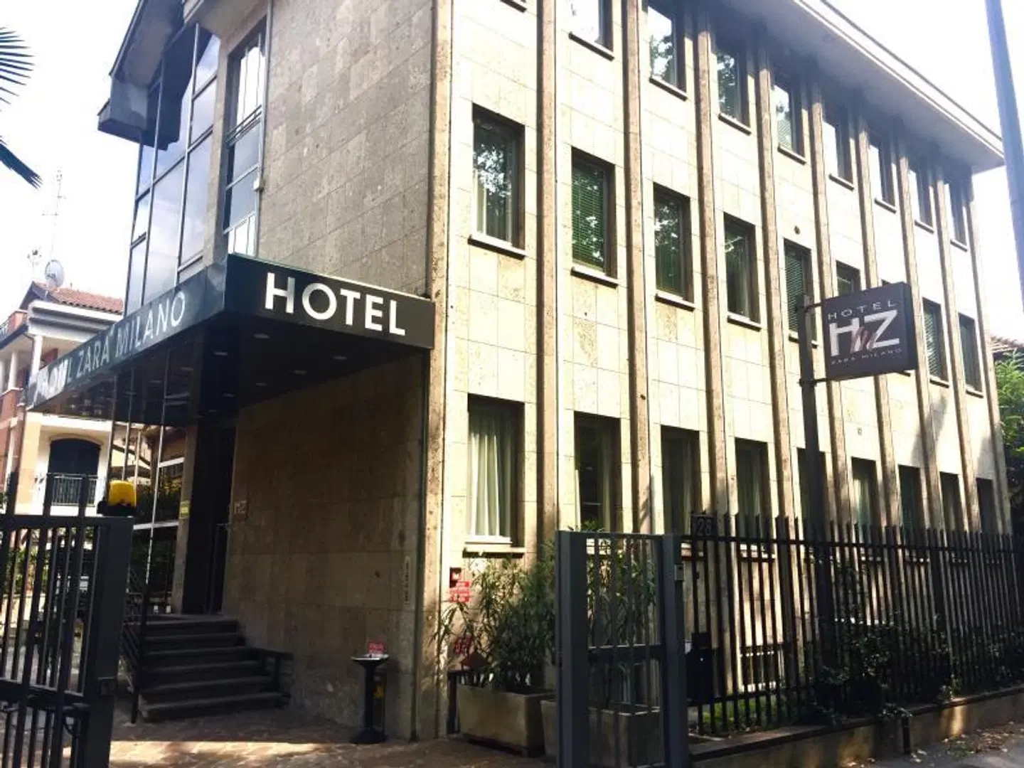 Zara Milano EXTERIOR