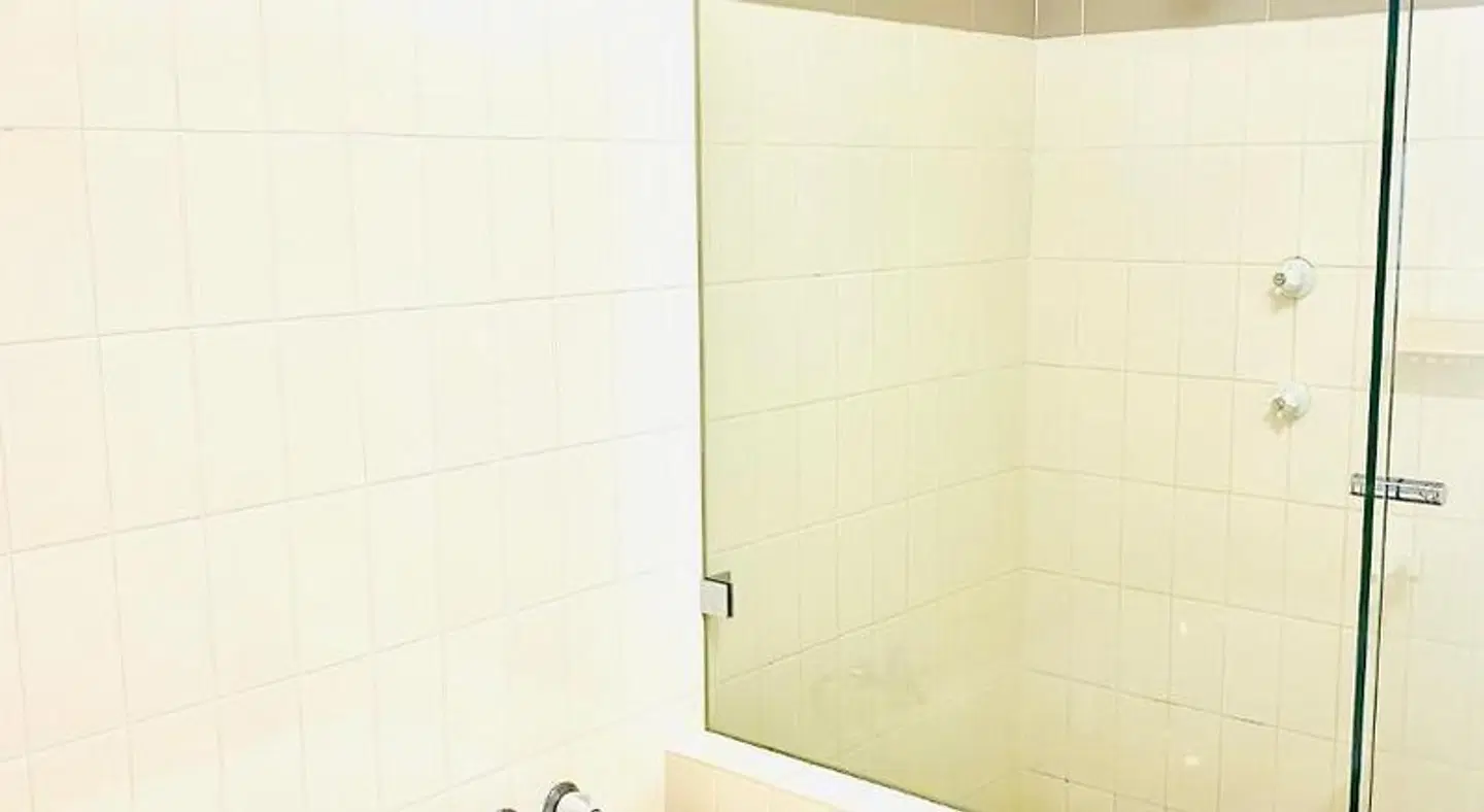 Golden Sands Badezimmer