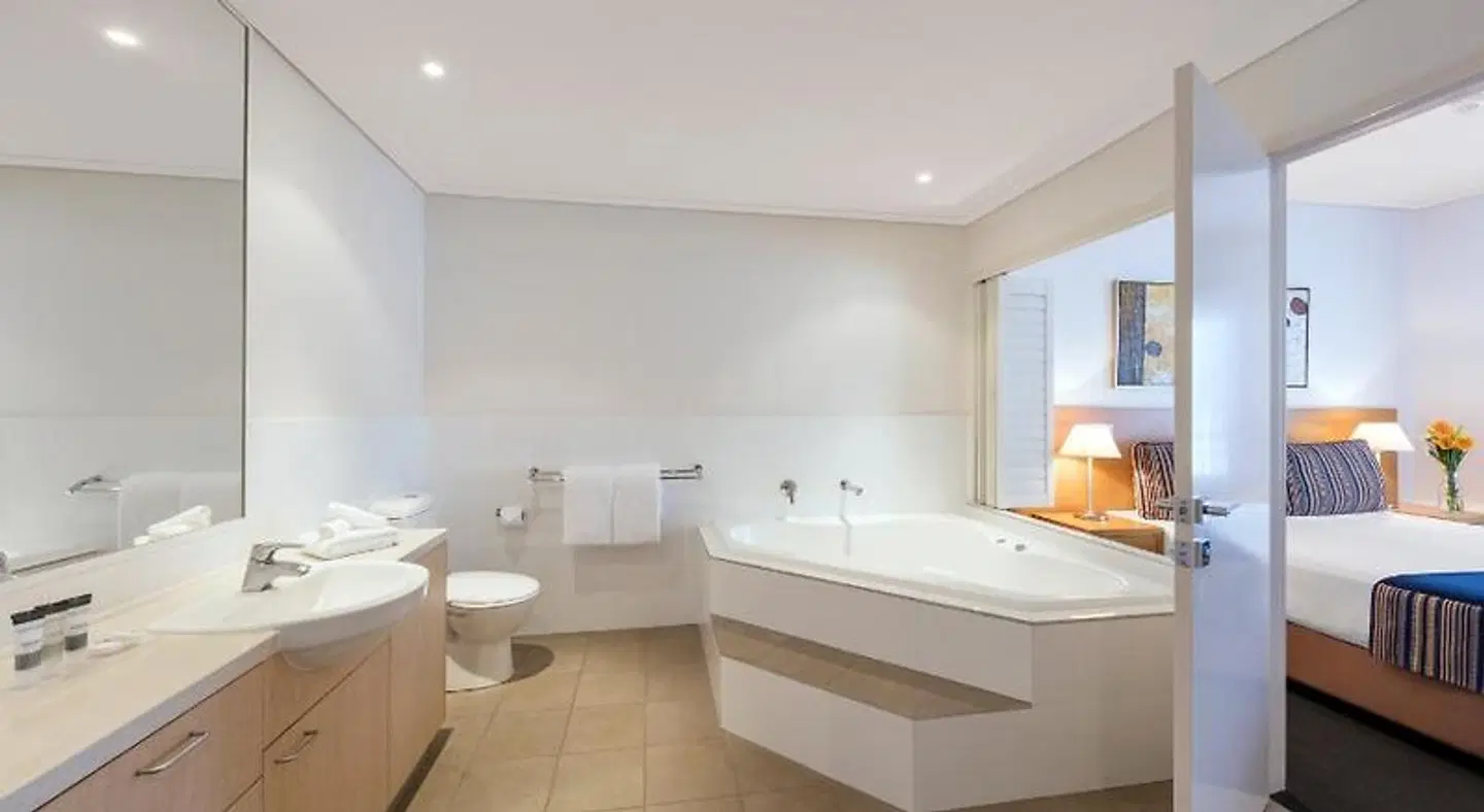 Oaks Broome Hotel Badezimmer