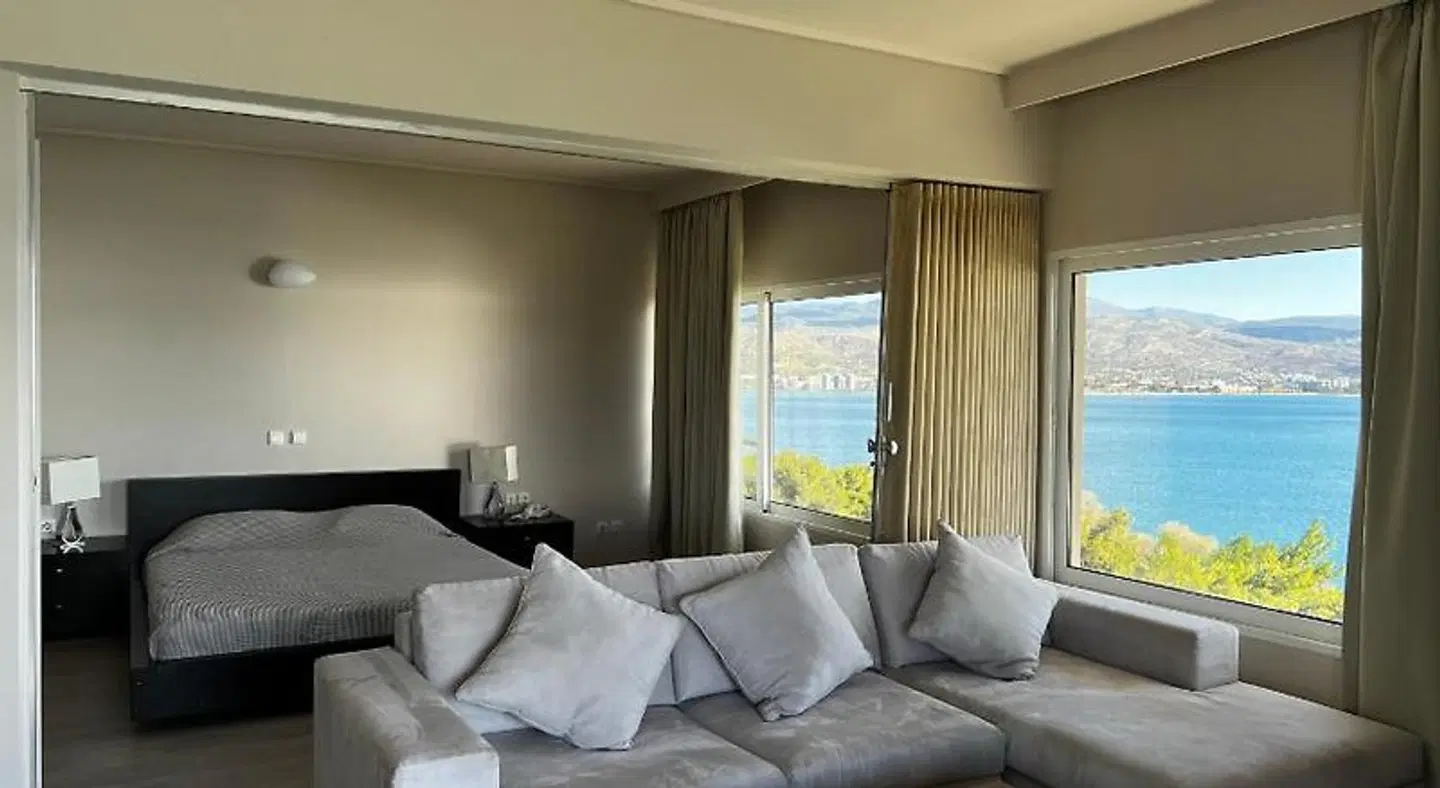 King Saron ROOM_EXAMPLE