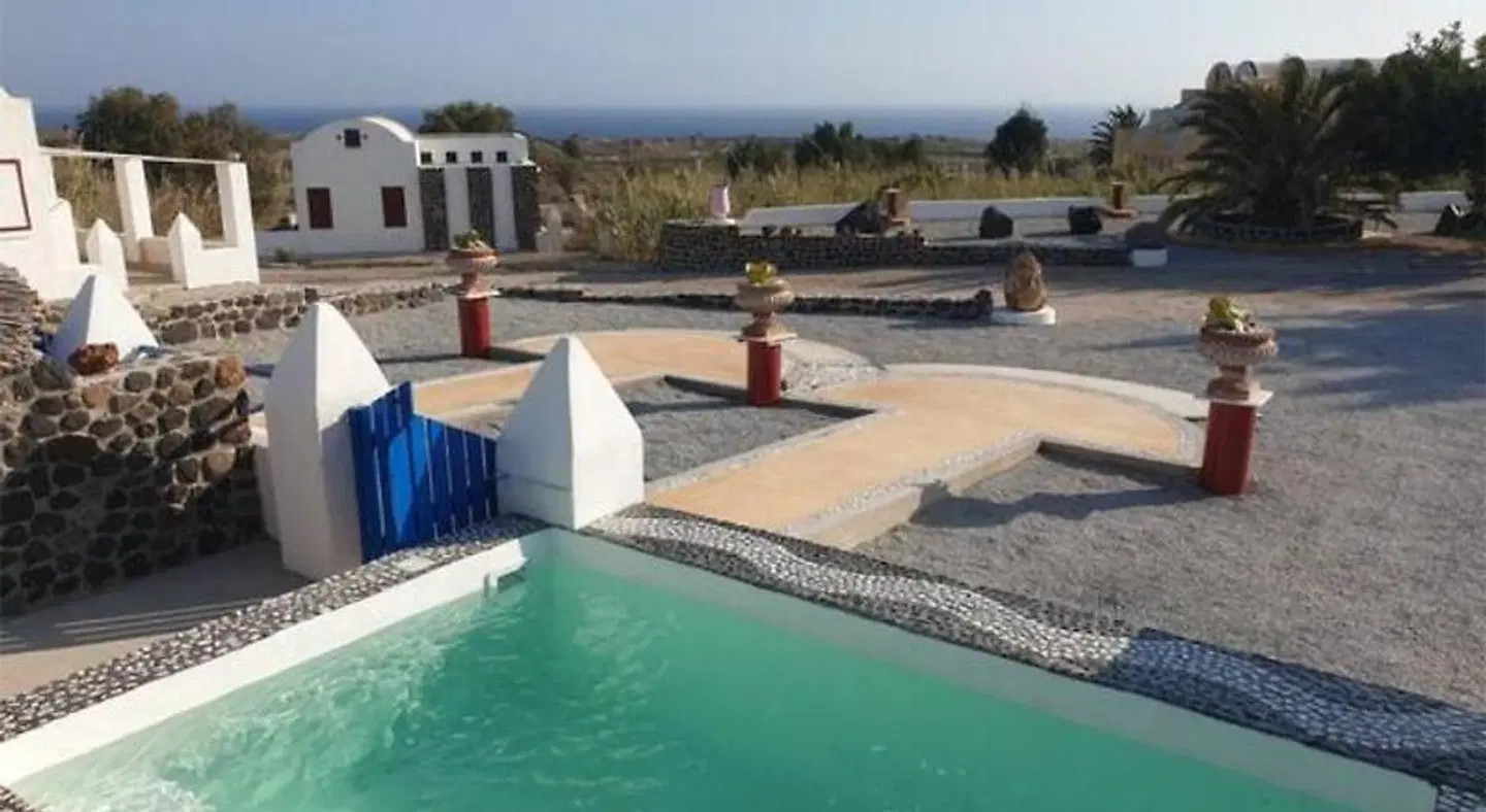 Caldera View Resort OUTDOOR_POOL