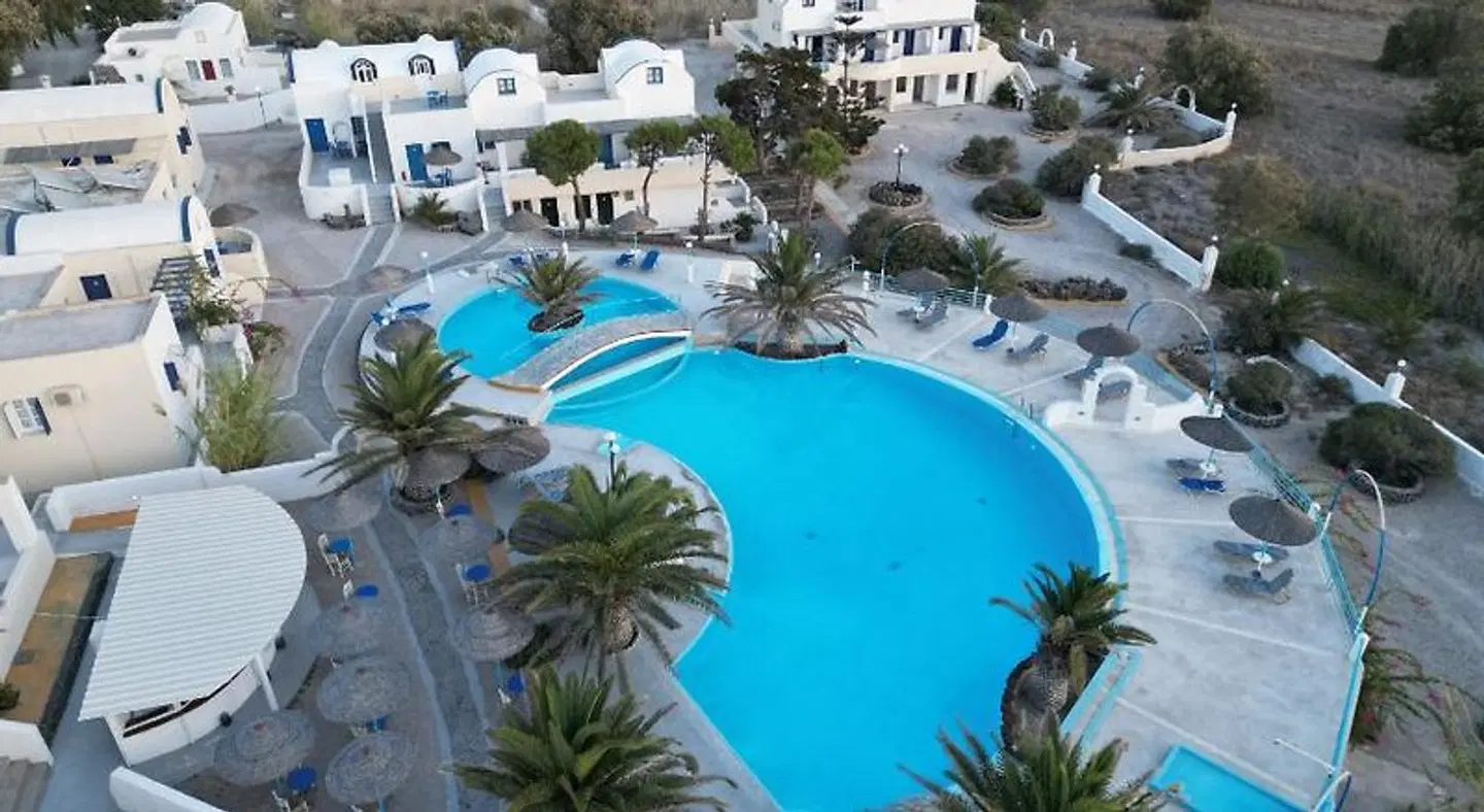Caldera View Resort OUTDOOR_POOL