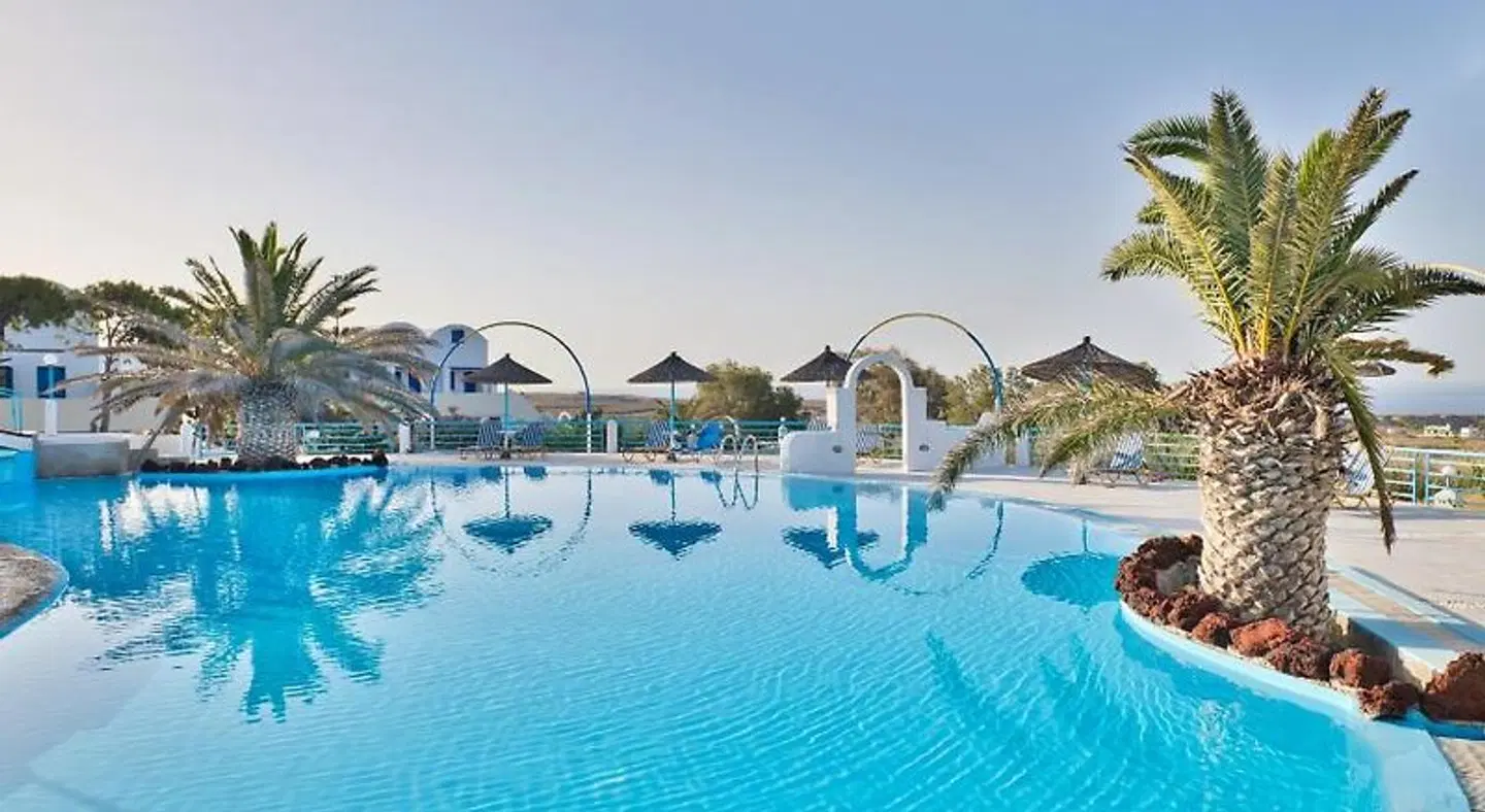 Caldera View Resort OUTDOOR_POOL