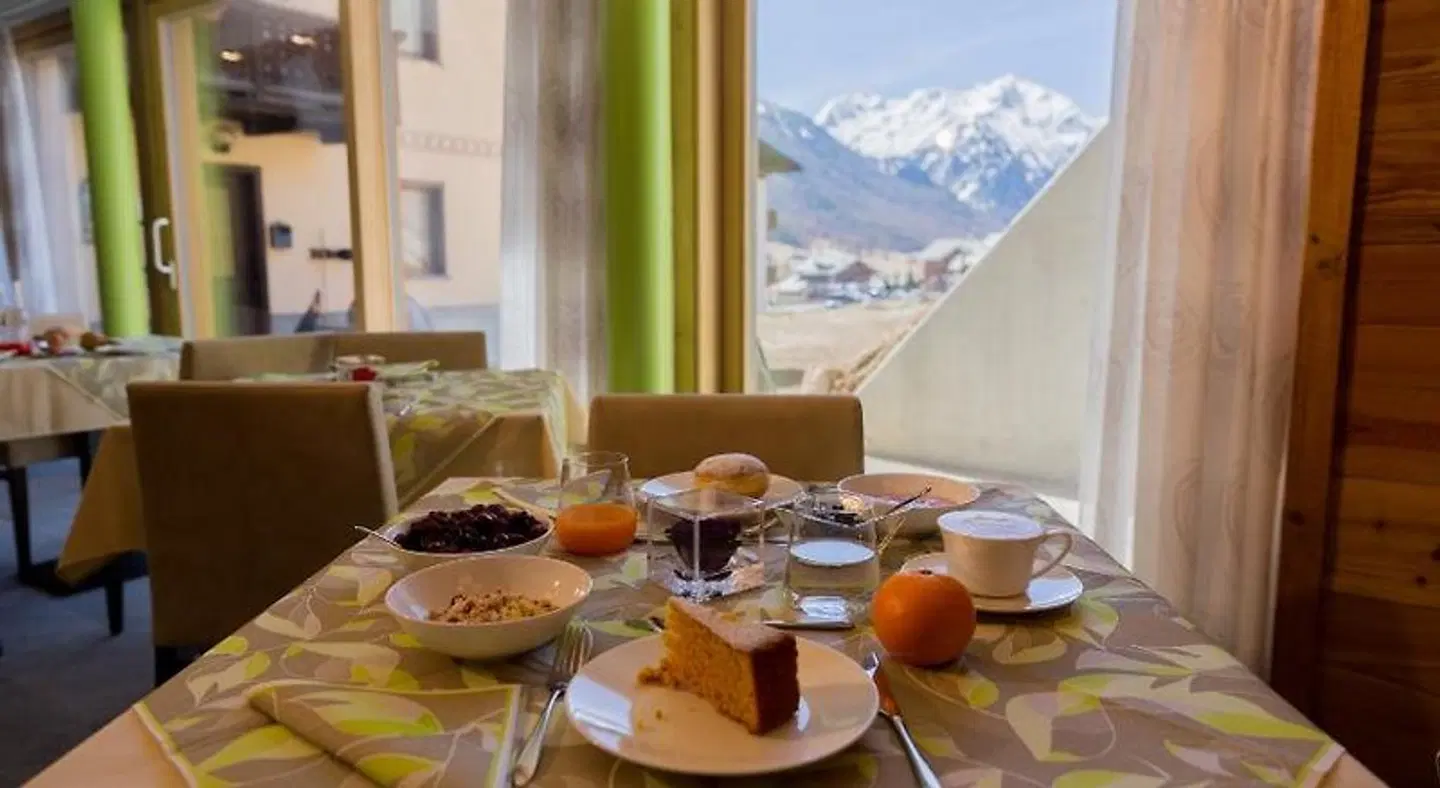 Green Rose Restaurant