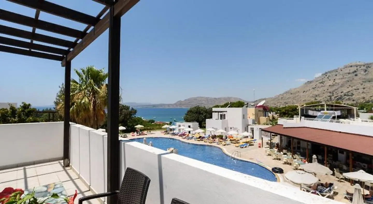 Matina Pefkos Aparthotel Terrasse