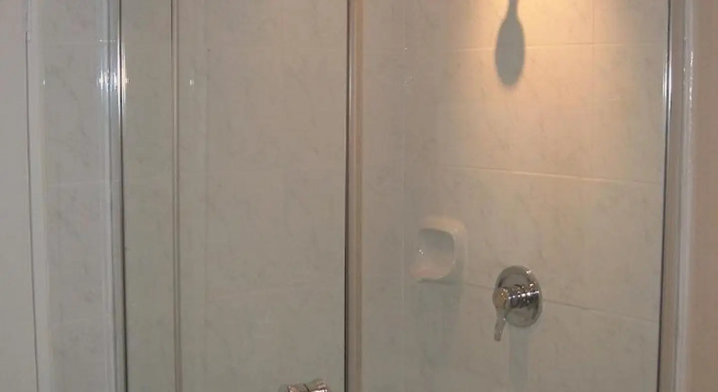 Garden Court Morningside Sandton Badezimmer