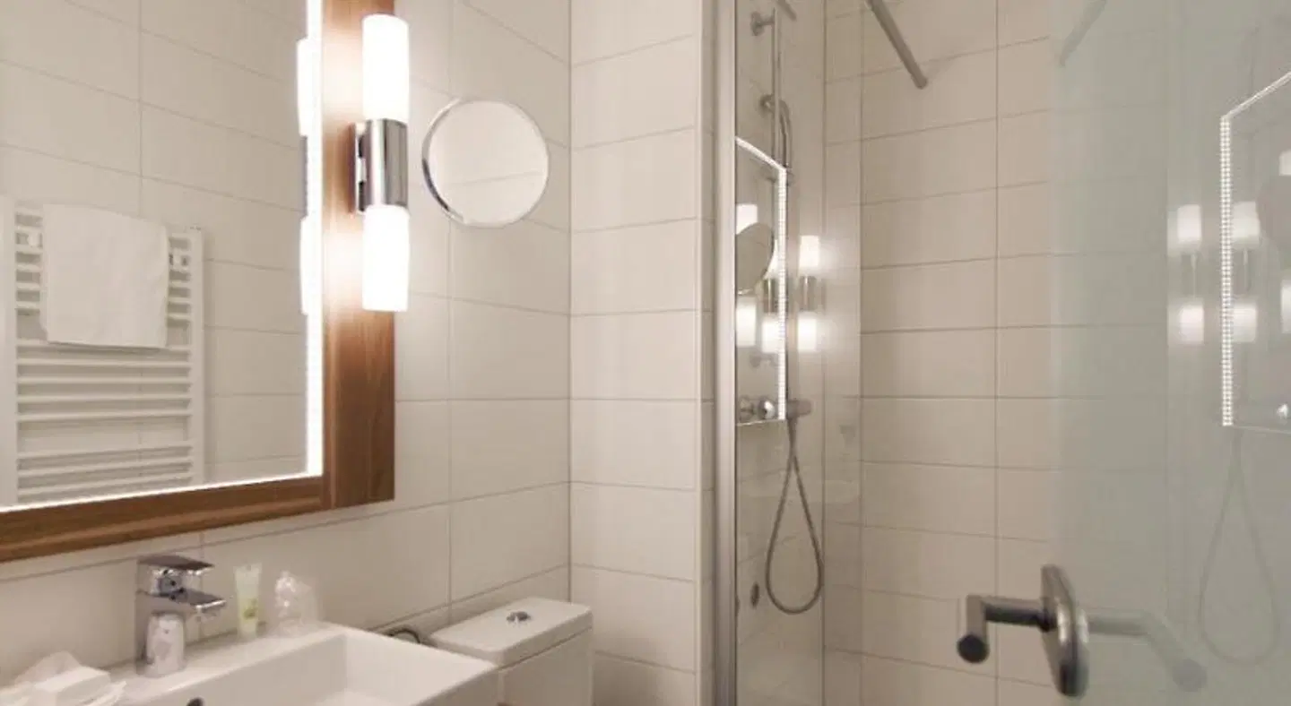 City Hotel Biel Bienne Badezimmer