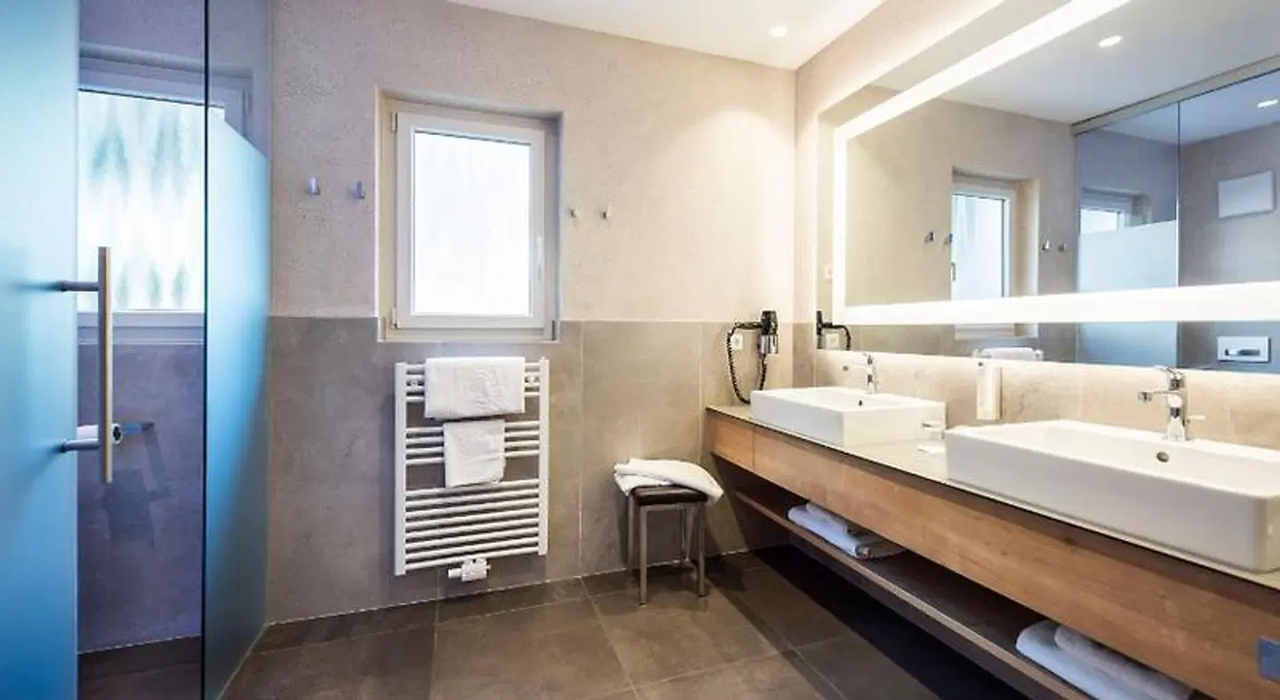 Quellenhof Luxury Resort Passeier Badezimmer