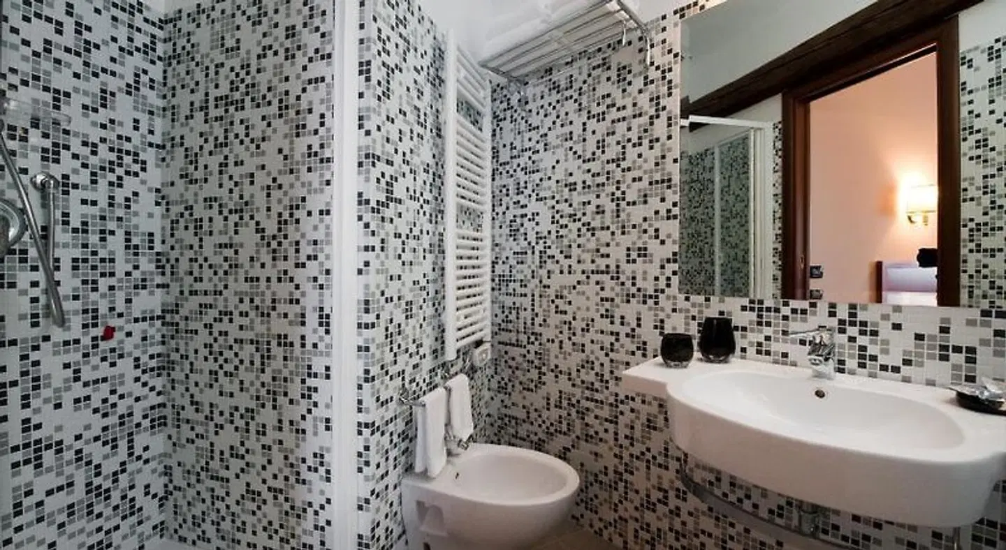 Roma Tiburtina Metro Badezimmer