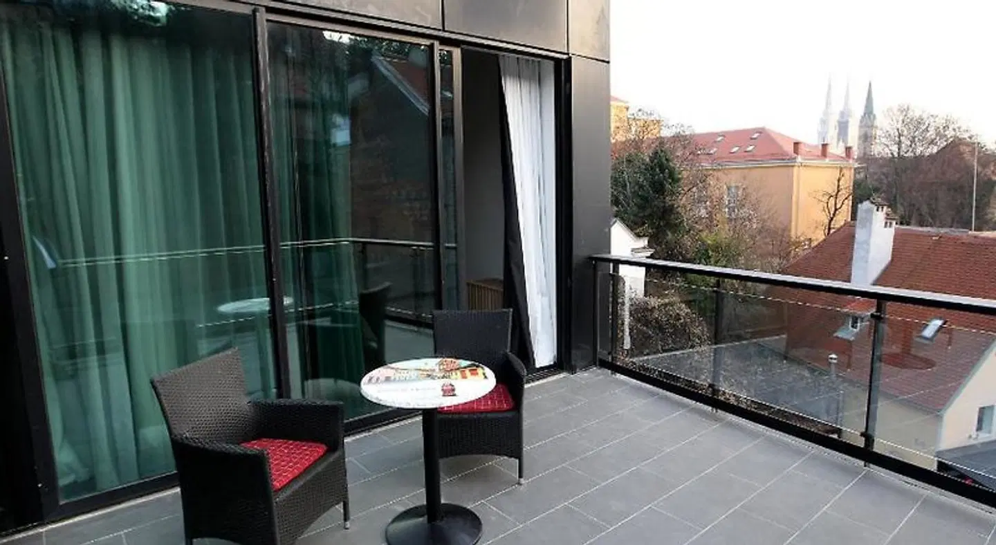 Hotel Academia Badezimmer