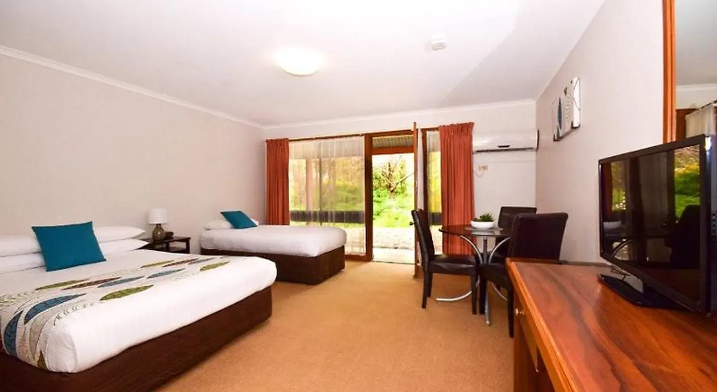 River Country Inn ROOM_EXAMPLE