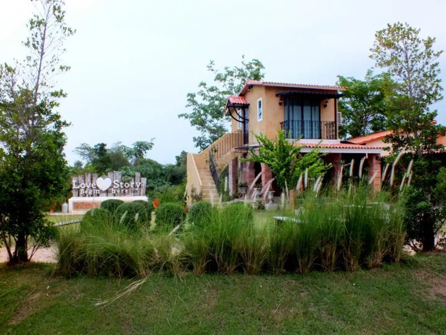 Villa Tuscany Country Resort EXTERIOR