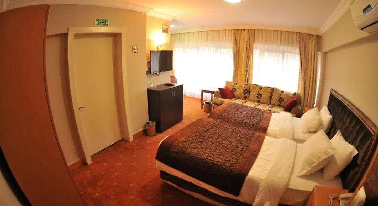 Palace Point Hotel ROOM_EXAMPLE