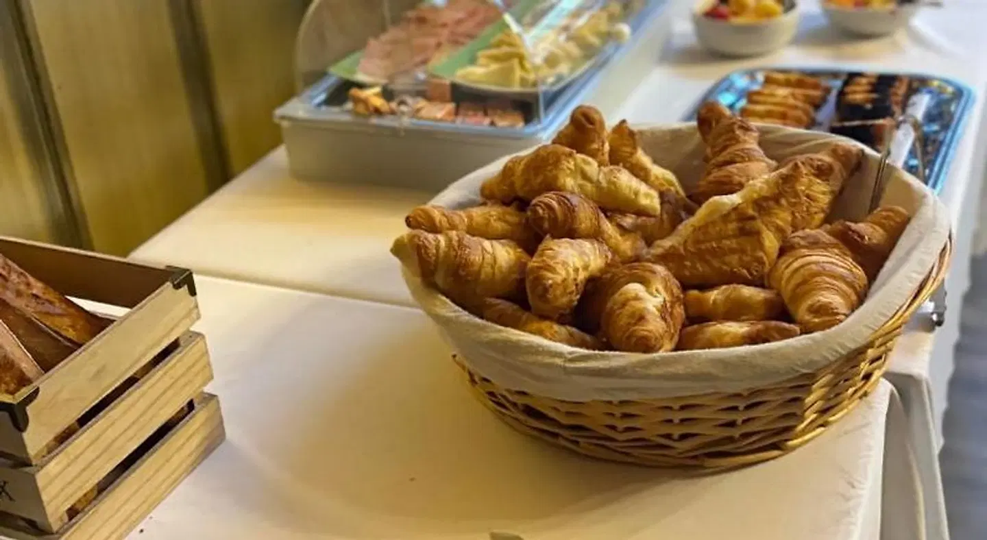 de Paris Restaurant