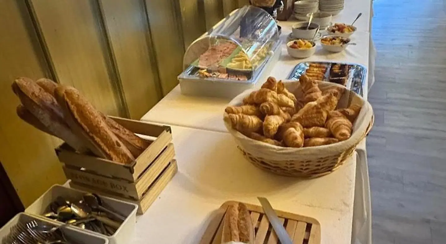 de Paris Restaurant