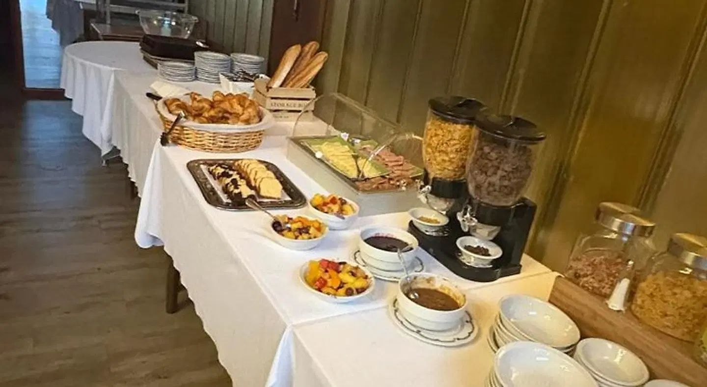 de Paris Restaurant