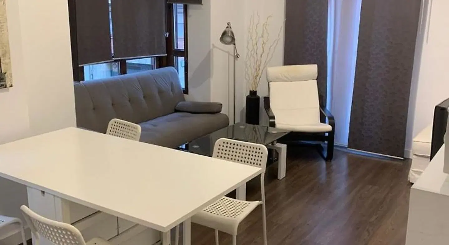 Santiago ROOM_EXAMPLE