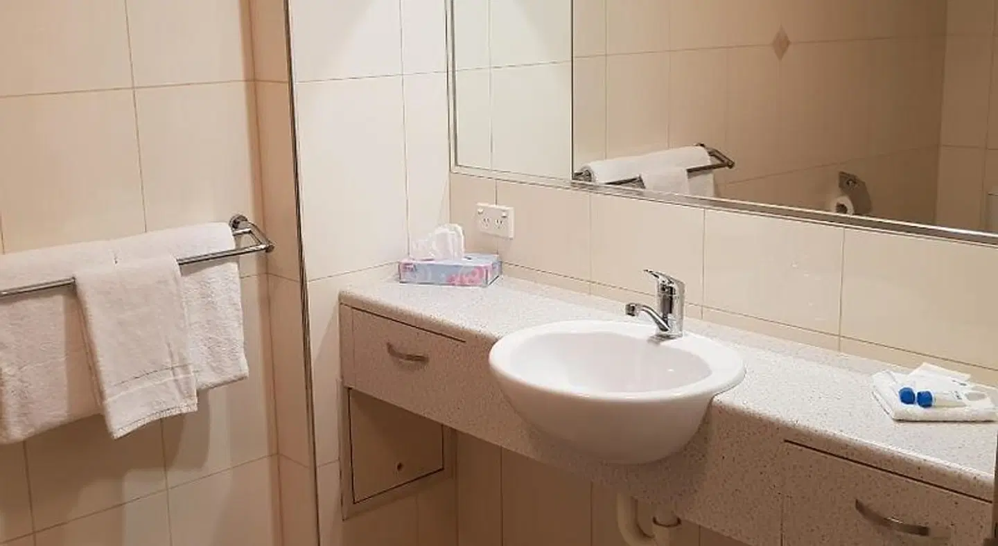 Nambour Heights Motel Badezimmer