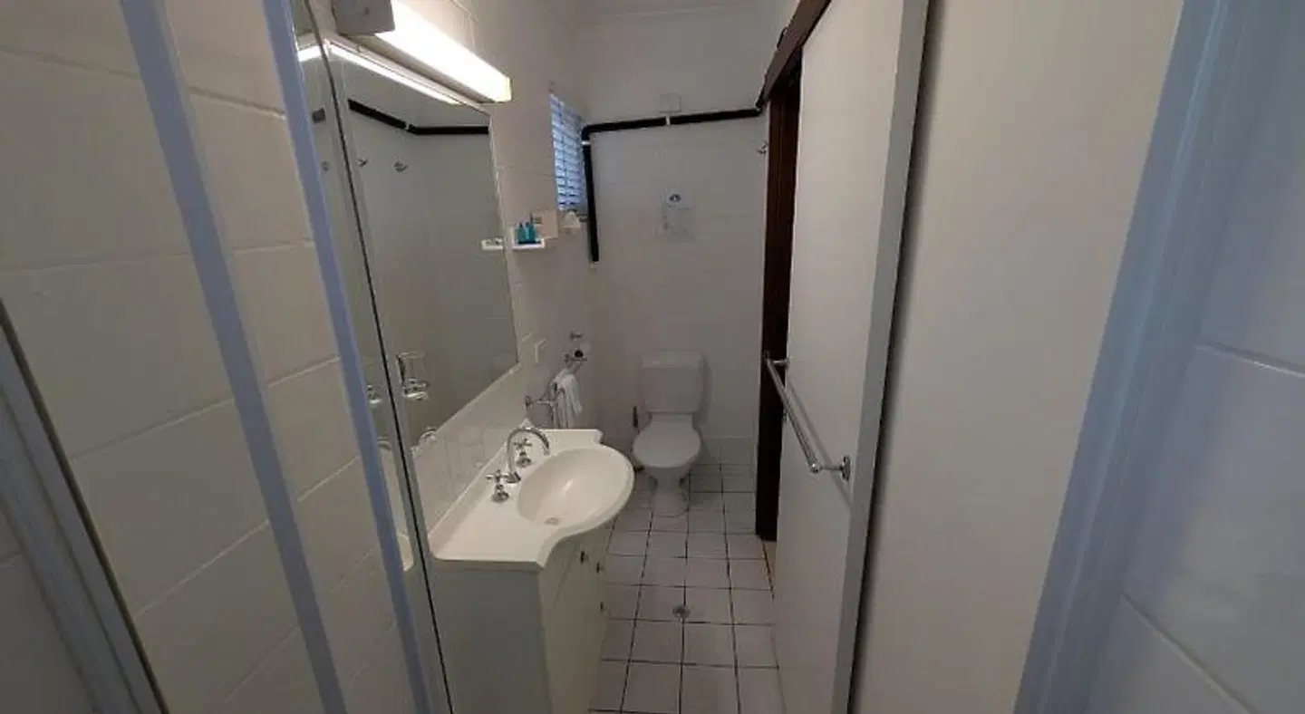 Moffat Beach Motel Badezimmer