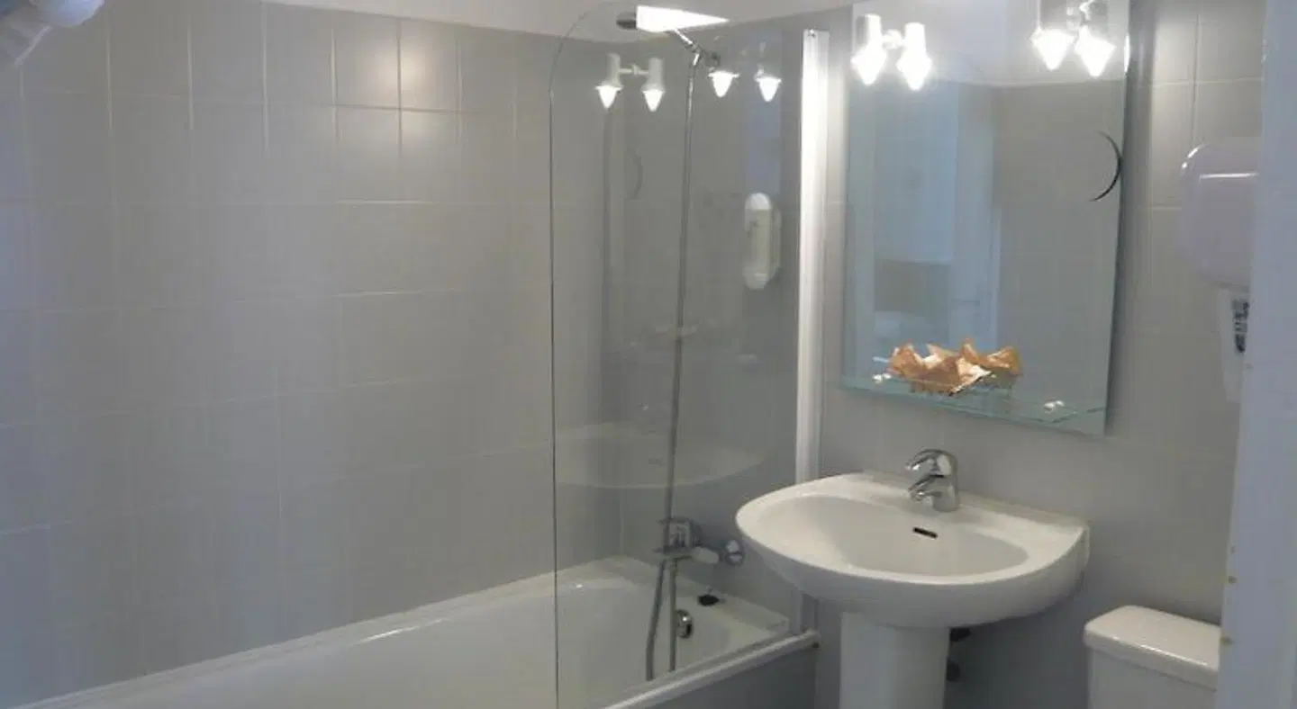 Hotel Mistral Badezimmer