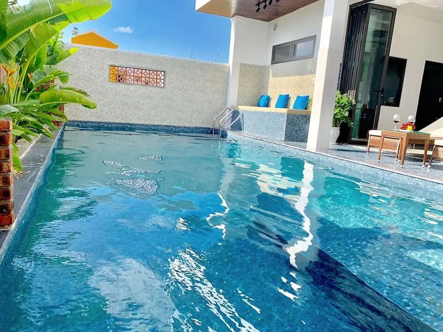 Tropical Sands Villa Hallenbad