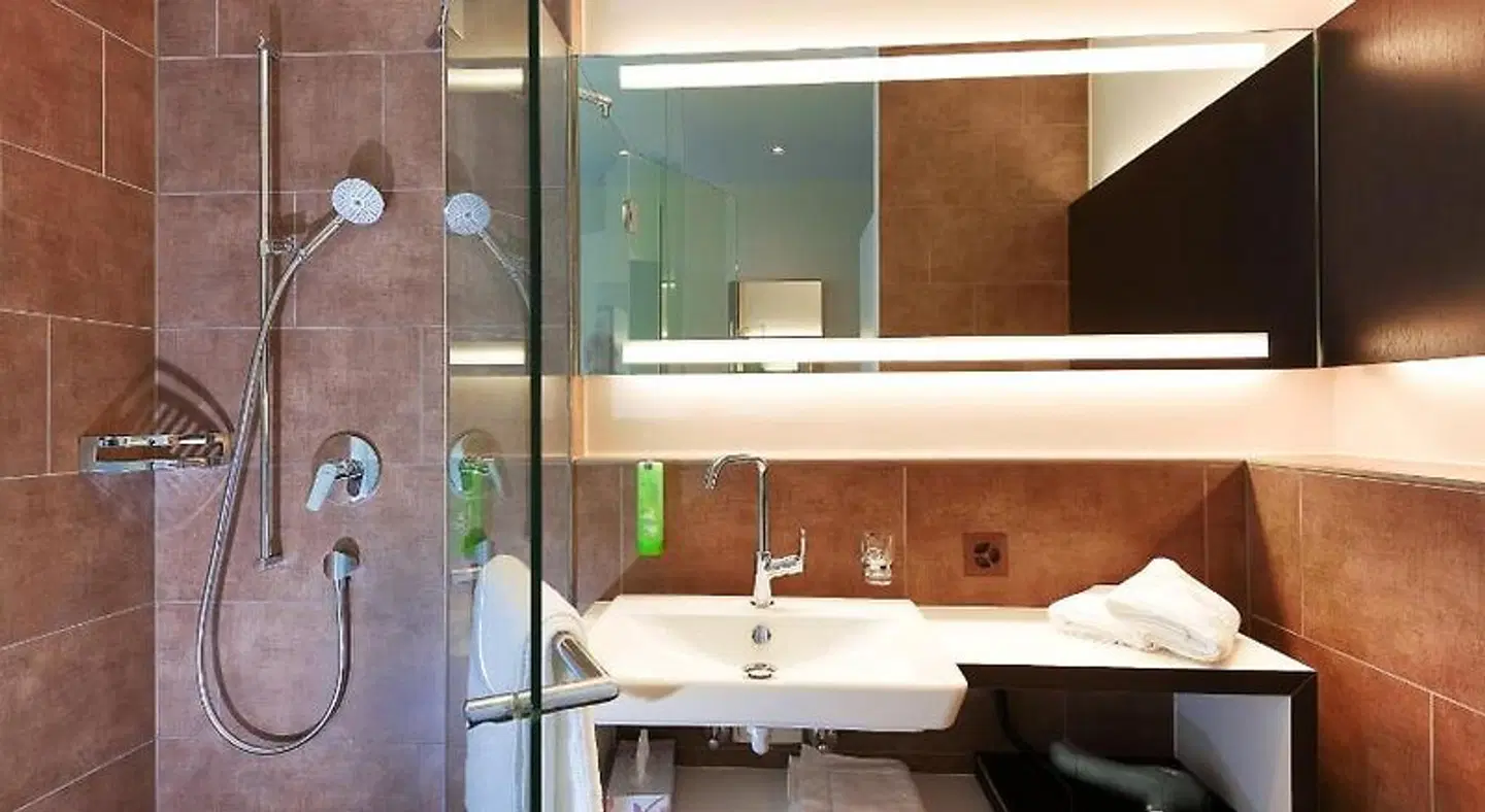 b_smart motel Sevelen Badezimmer