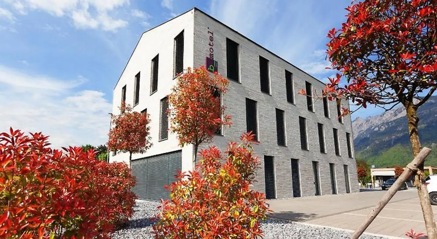 b_smart motel Sevelen EXTERIOR