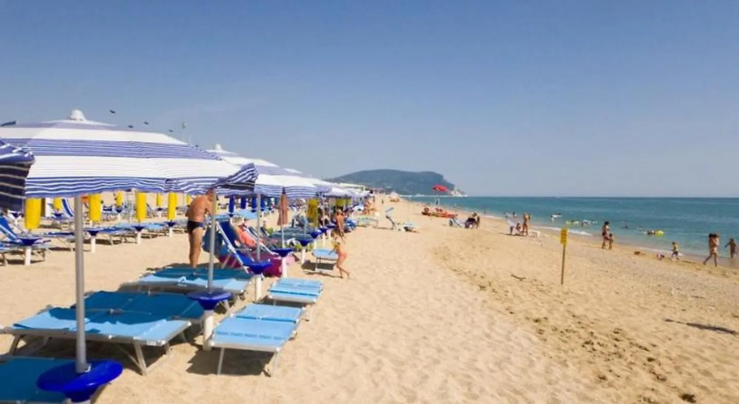 Residence I Giardini Del Conero Strand