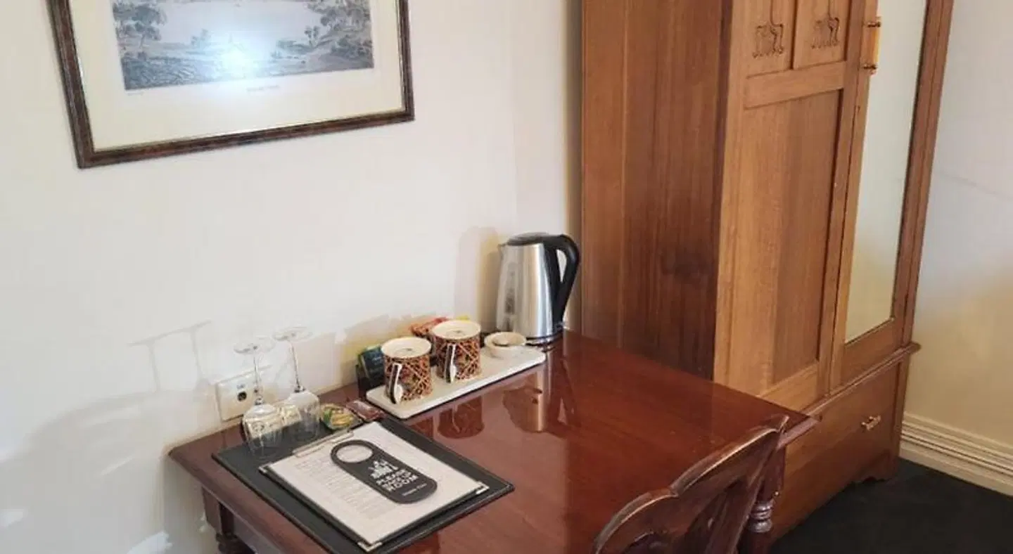 Macquarie Manor Hotel ROOM_EXAMPLE